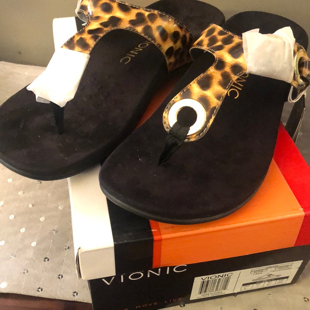 Vionic Lana Tan Leopard Sandals